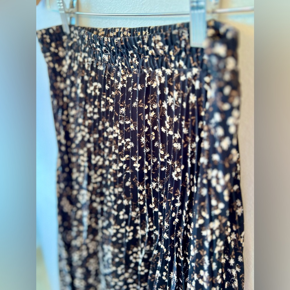 Max Studio Skirt Women’s Size Small Long Black Pleated Lined Floral Print - Picture 5 of 11